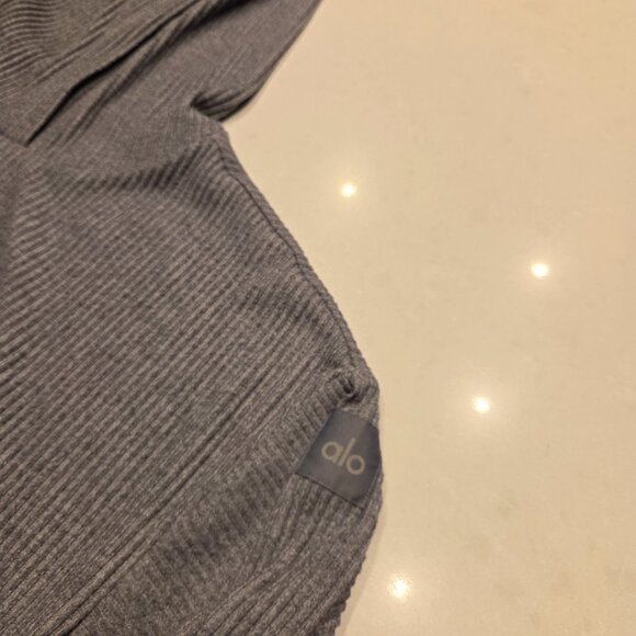 alo Muse Hoodie and sweatpants set. Size XS - Picture 8 of 11